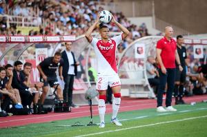 开云体育APP官网-队报：利物浦寻新右后卫，弗林蓬、万德森是两大目标